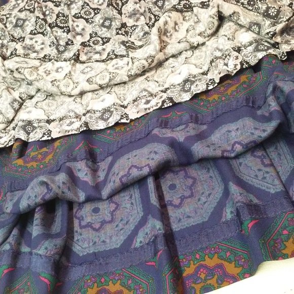 Lot of 2 Vintage Pleated Skirts M(8) Lands End SK&Co Medallions Navy Black White - Picture 10 of 10